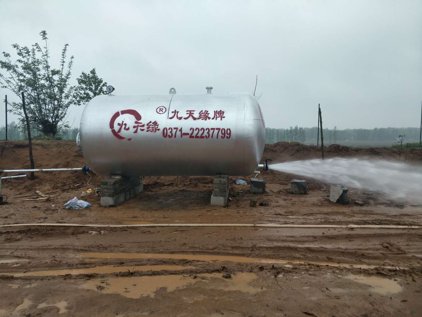 崗李10噸無(wú)塔供水安裝調(diào)試完畢